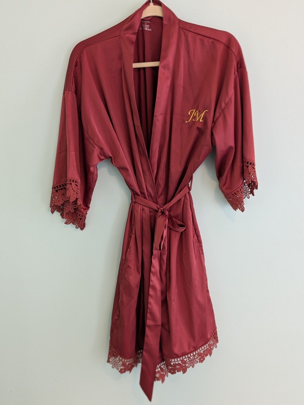 "JM" Initialed Lace Trim Satin Robe in Rust Size Medium
